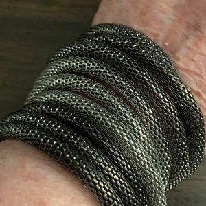 Slinky-like bracelet